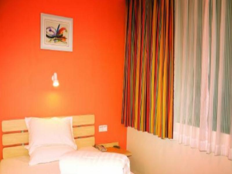 7Days Inn Xianning Hot Spring Pedestrian Street Shopping Park Dış mekan fotoğraf