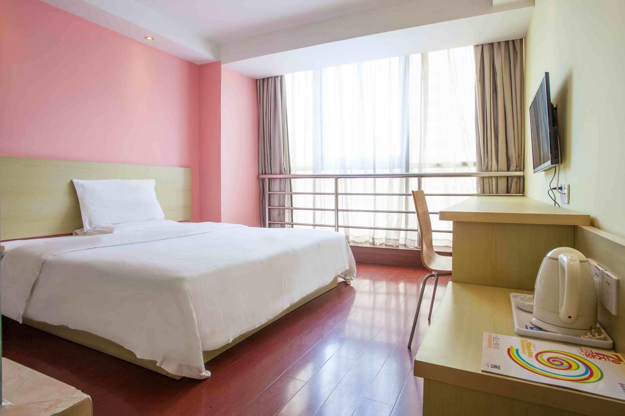 7Days Inn Xianning Hot Spring Pedestrian Street Shopping Park Dış mekan fotoğraf
