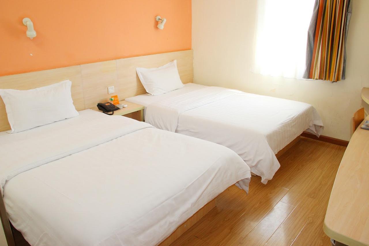 7Days Inn Xianning Hot Spring Pedestrian Street Shopping Park Dış mekan fotoğraf