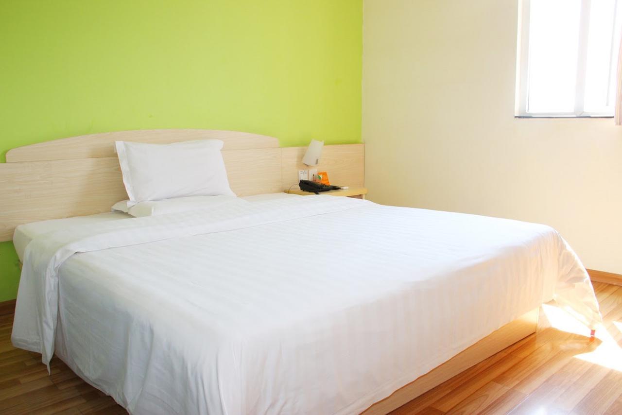 7Days Inn Xianning Hot Spring Pedestrian Street Shopping Park Dış mekan fotoğraf