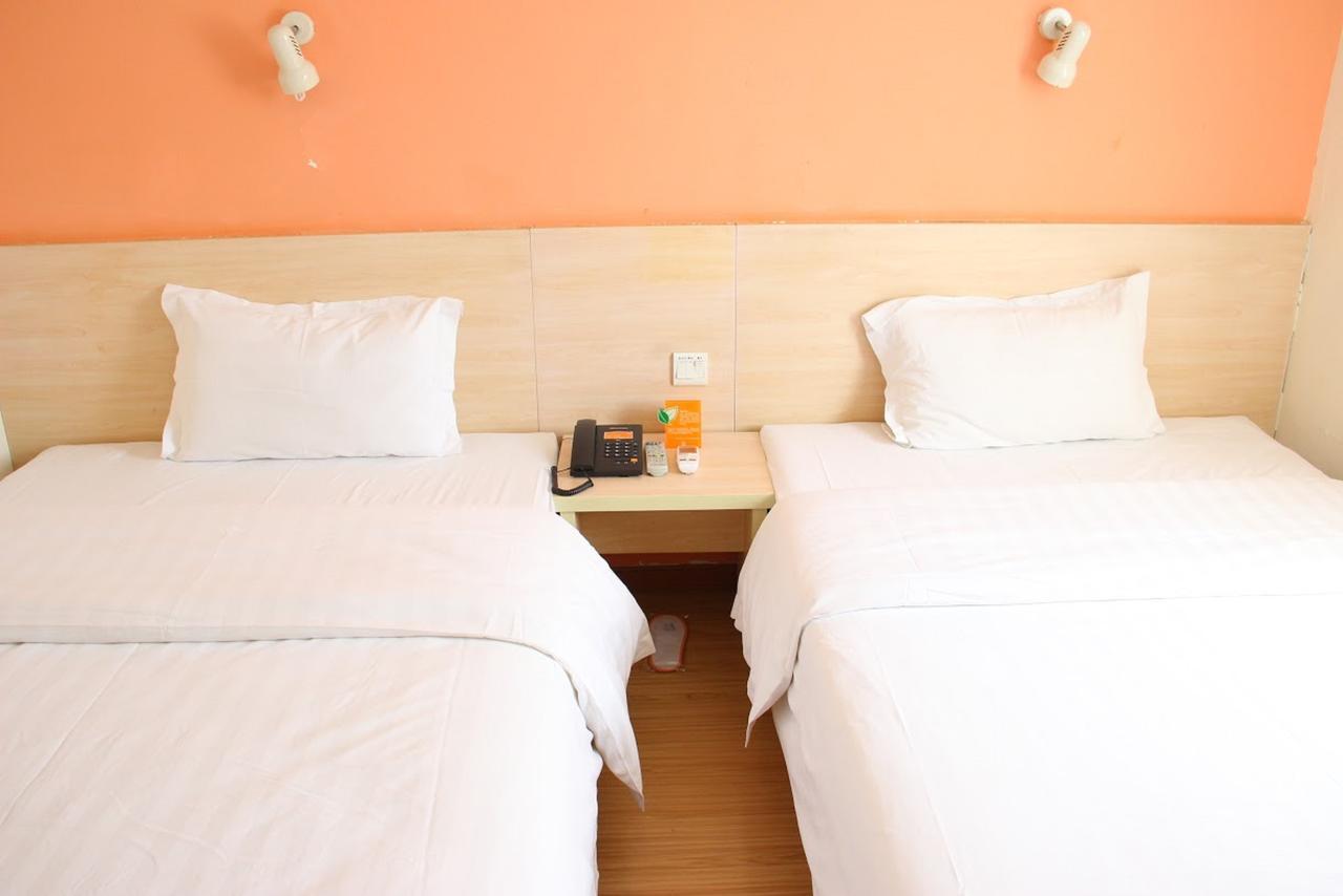 7Days Inn Xianning Hot Spring Pedestrian Street Shopping Park Dış mekan fotoğraf